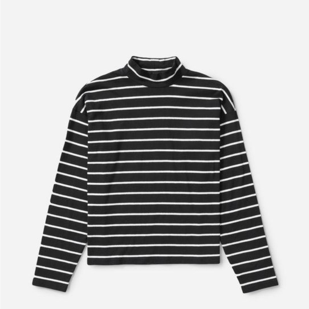 Everlane square mock-neck tee size small